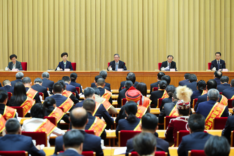 习近平对民政工作作出重要指示：加强普惠性基础性兜底性民生开云官方注册,开云(中国)
 积极主动为人民群众做好事办实事解难事